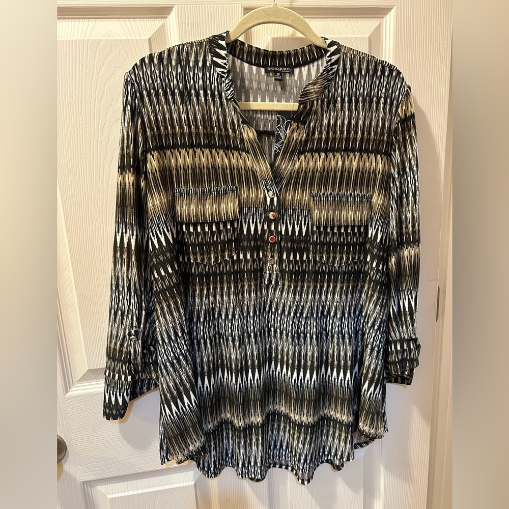 Ava & Grace 1X Black, Tan & Brown Geometric Blouse 2 Pockets NWT